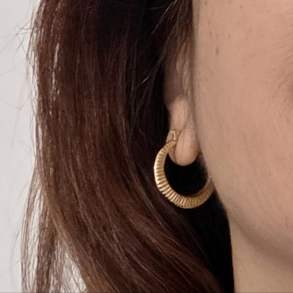 14k Genuine Gold Hoop Earrings Wide Hoop - Picture 6 of 6